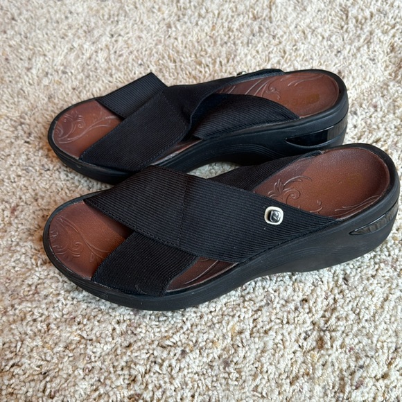 Bzees Desire light weight slide on wedges - Picture 2 of 14